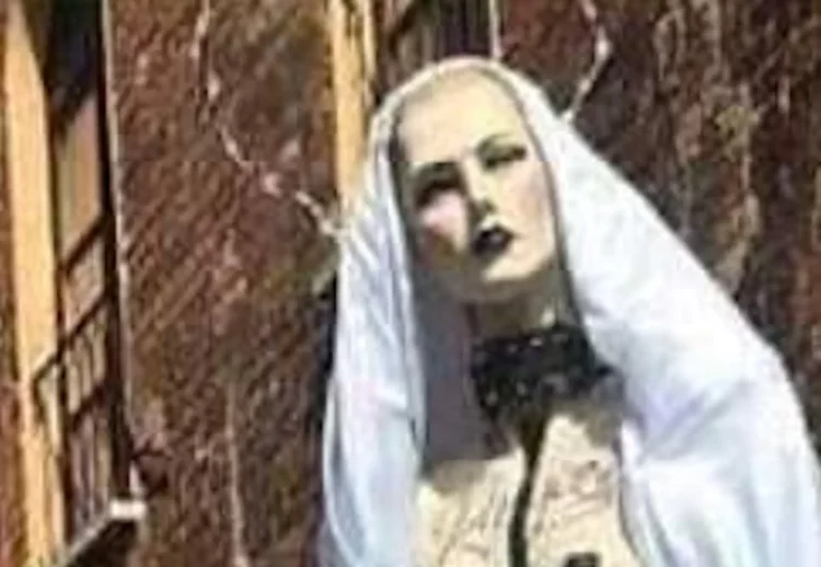 Pride a Cremona, polemica per Madonna seni nudi in corteo