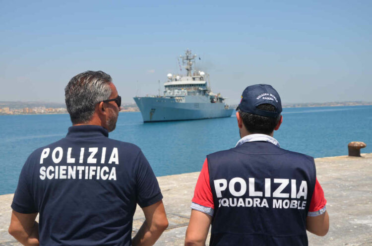 Pozzallo: fermato presunto scafista 24enne del Bangladesh