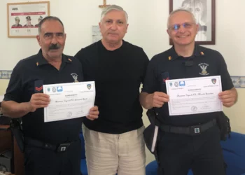 Salvarono un giovane dal suicidio. Elogio scritto per due agenti