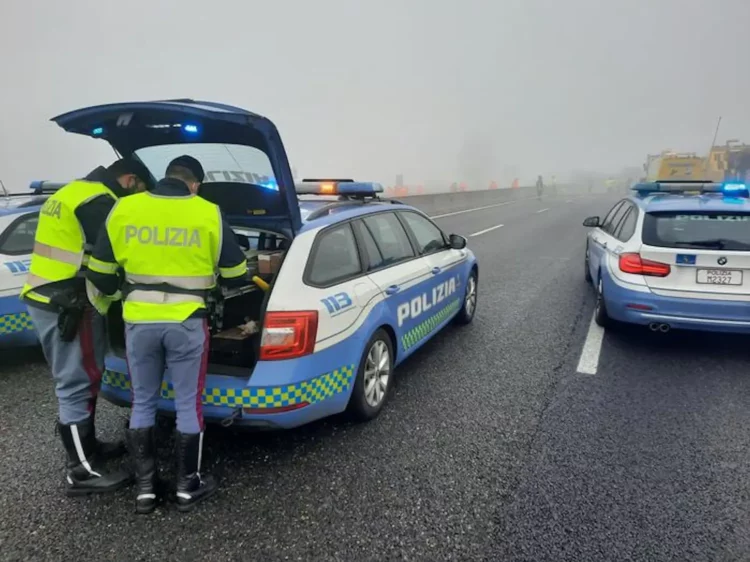 Si ribalda pulmino: muore un ragazzo di 12 anni