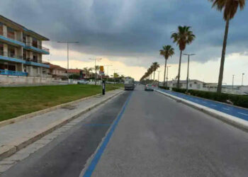 Strisce blu a Marina di Ragusa: è ancora polemica