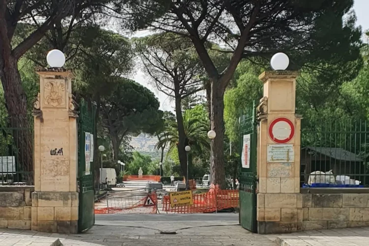 Lavori alla villa comunale di Vittoria: non dovevano essere completati a maggio?