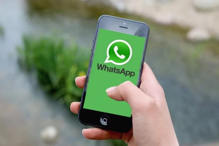 WhatsApp, come inviare un messaggio che poi si autodistrugge