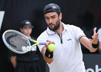 Riecco Berrettini, batte Murray e conquista Stoccarda