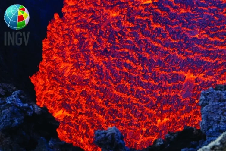 Etna, 3 bocche aperte a 1.900 metri in zona Serracozzo