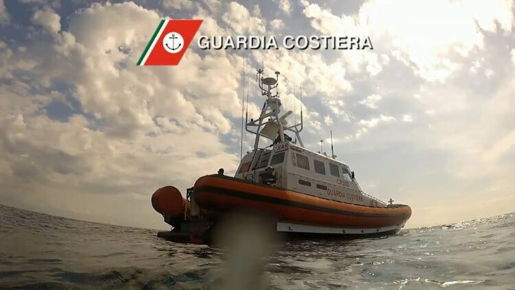 Cadavere ritrovato in mare nel ragusano