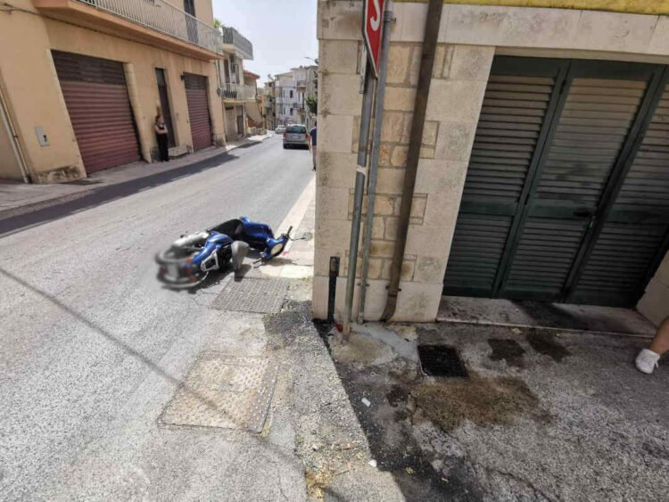 Incidente in moto a Modica, ragazzo in ospedale