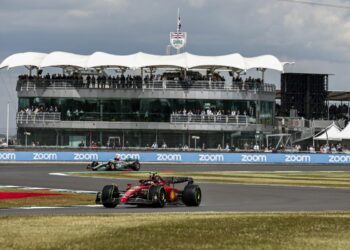 Sainz il più veloce nel venerdì di libere a Silverstone
