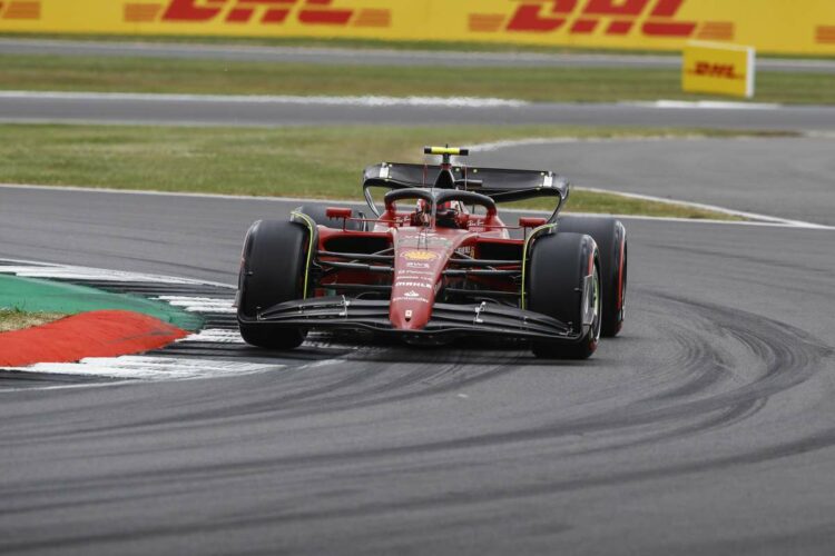 Pole di Sainz a Silverstone su Verstappen e Leclerc