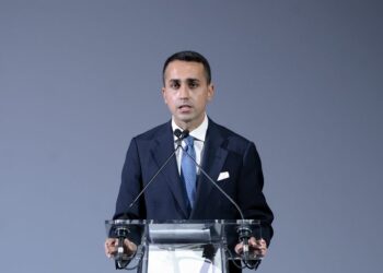 Di Maio “Il governo deve andare avanti ma è molto difficile”