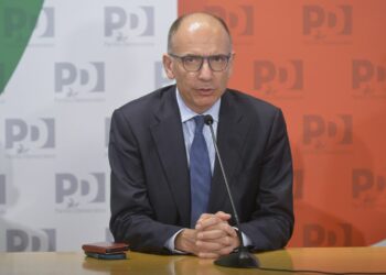 Letta “Faremo una campagna elettorale casa per casa”