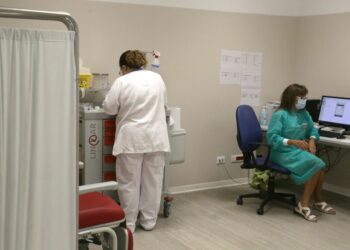 Covid Italia, oltre 23.699 nuovi casi e 104 i decessi