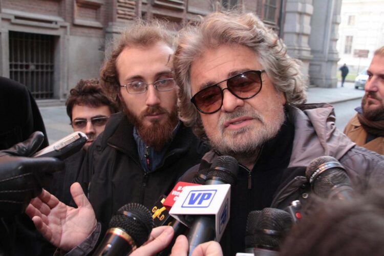 M5s, Grillo su doppio mandato “Onore a chi ha servito con altruismo”