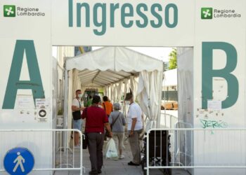 Covid Italia, 49.751 i nuovi positivi, 121 le vittime