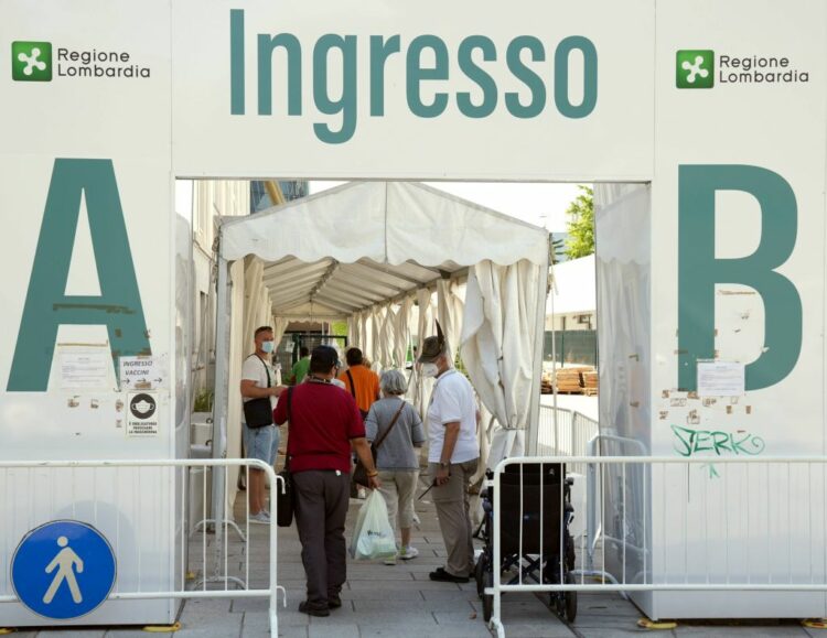 Covid Italia, 49.751 i nuovi positivi, 121 le vittime