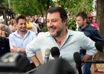 Salvini “Proporre i nomi dei ministri prima del voto”