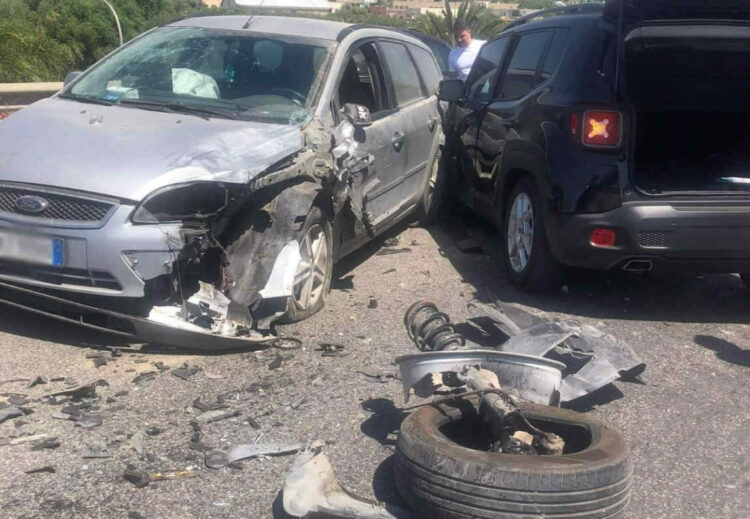 Incidente a Vittoria: un ferito