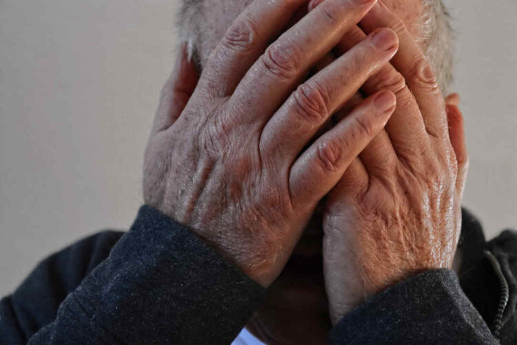 Italia, 15enne massacra e uccide il nonno a colpi di sedia e aspirapolvere