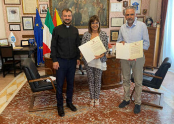 Padre Roman Demush a Modica