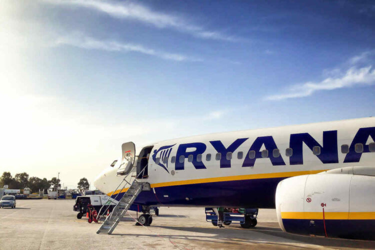 Ryanair assume personale di cabina: domani reclutamento a Palermo