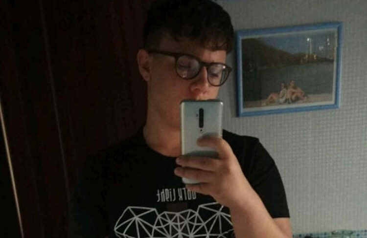 Sicilia: con la moto contro un palo, morto il 18enne Federico Cicero