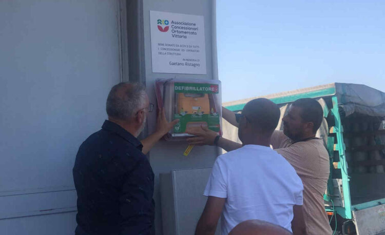 Installati 2 defibrillatori al Mercato Ortofrutticolo di Vittoria