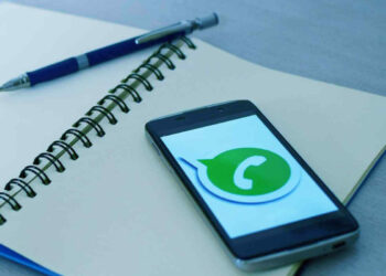 WhatsApp, il trucco per essere invisibili online