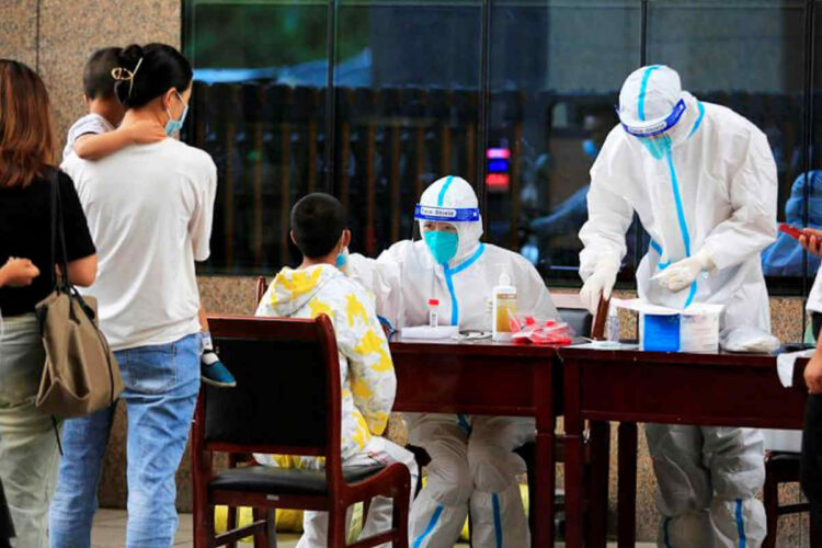 Covid, nuove restrizioni in Cina: milioni in isolamento