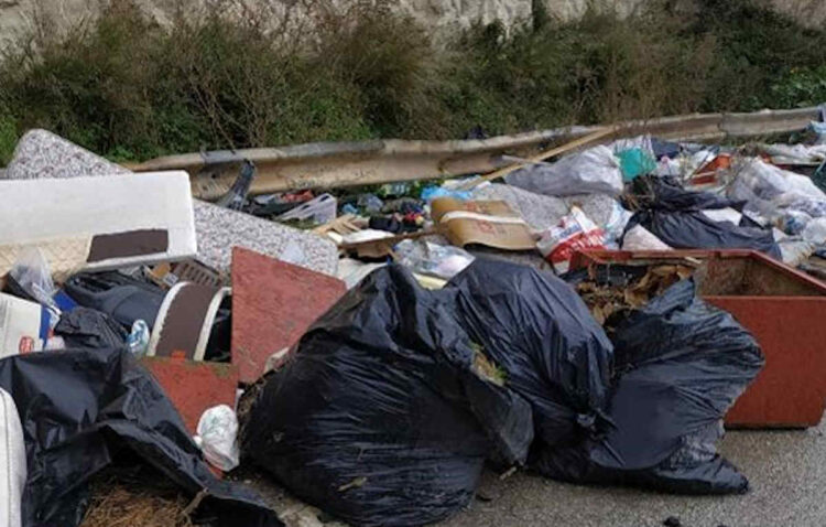 Emergenza rifiuti, sindaco Pozzallo: è scandaloso