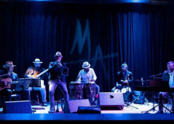 Inteatroaperto: la rassegna della fondazione teatro Garibaldi di Modica continua a proporre bellissime serate: questa domenica sera il coinvolgente concerto dei "Gusta cuba".