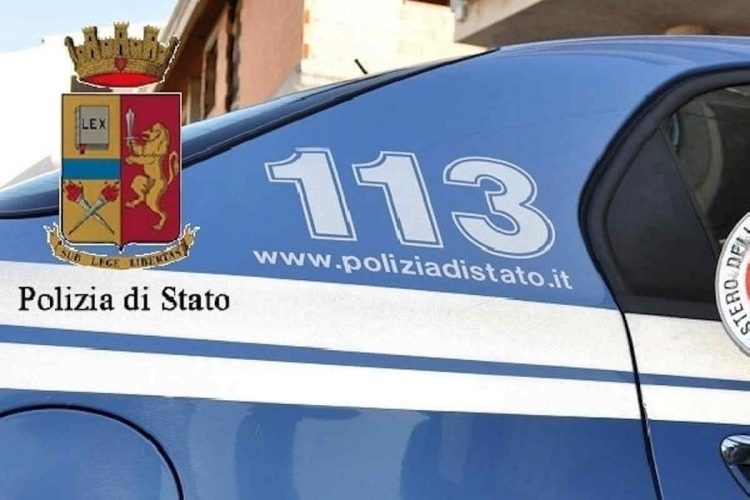 In fuga con il figlio di 5 anni, catturato a Genova