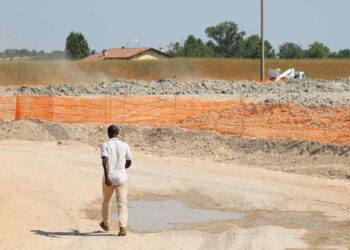 Italia: incidente sul lavoro, autista muore folgorato