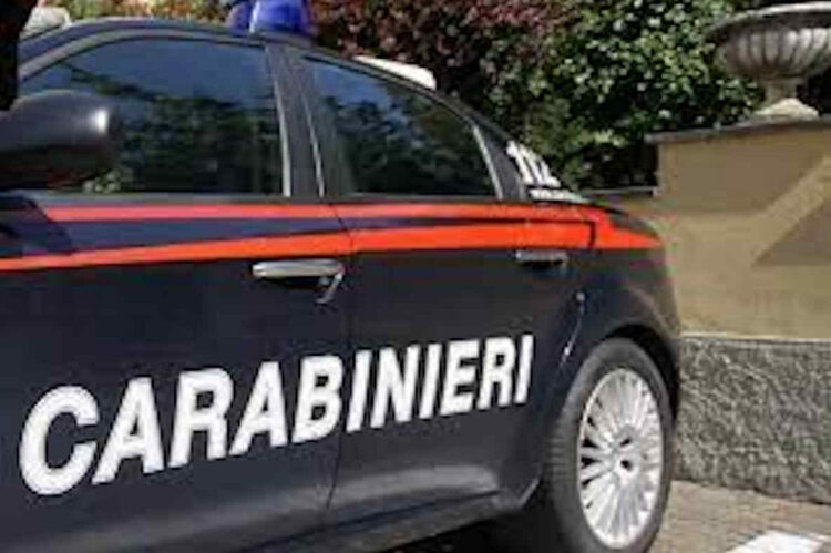 Italia: donna uccide il marito a coltellate e si costituisce