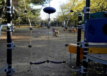 Italia: morto un bimbo di 2 anni, forse ha ingerito qualcosa al parco