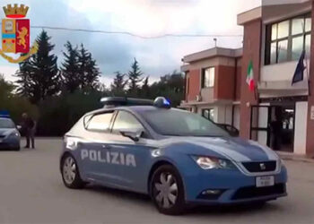 Noto, coppia aggredita con calci e pugni: incastrati da telecamere