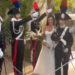 Picchetto d'onore per la carabiniera e la sua sposa