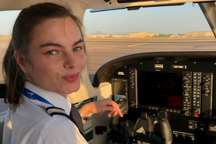 Zanzara la punge vicino all'occhio, muore 21enne aspirante pilota