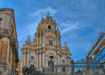 Ragusa Ibla, calo turismo ztl e parcheggi. Il sindaco Cassì: ora vi spiego tutto io