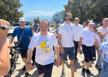 Regionali, iniziato oggi il cammino di Cateno De Luca: 33.7 km di cui 18.1 km percorsi a piedi, 15.6 km in bici