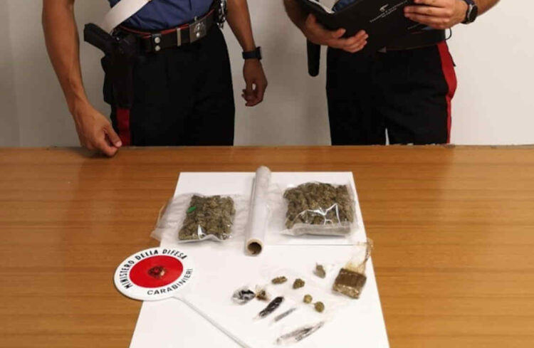 Sorpresi con droga in casa a Scoglitti: 2 arresti