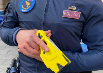 Ragusa tra i 3 Comuni siciliani con taser, la pistola a impulsi elettrici