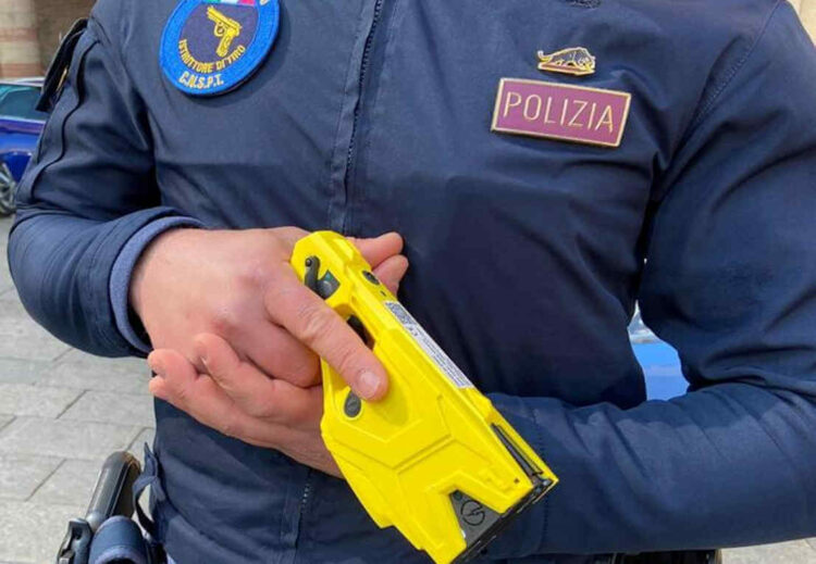 Ragusa tra i 3 Comuni siciliani con taser, la pistola a impulsi elettrici