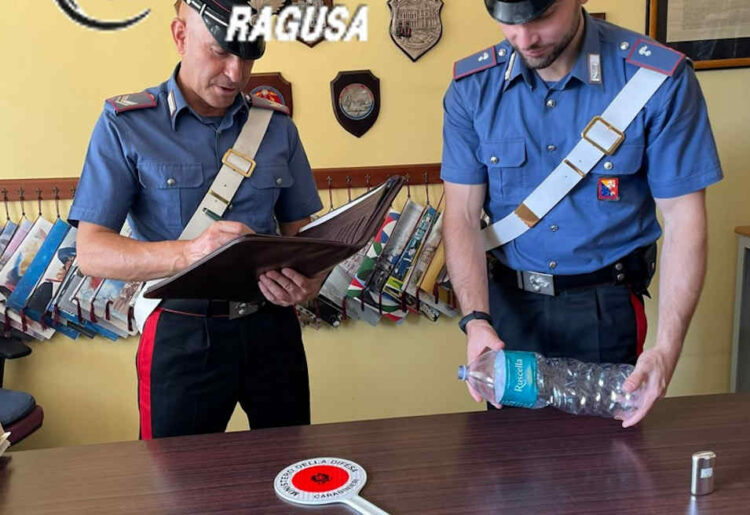 Vittoria, perseguita e cerca di incendiare la casa dell'ex fidanzata: arrestato