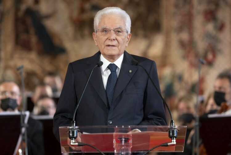Ucraina, Mattarella “Guerra scellerata scuote umanità nei suoi valori”