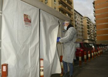 Covid, 19.470 nuovi casi e 63 decessi nelle ultime 24 ore