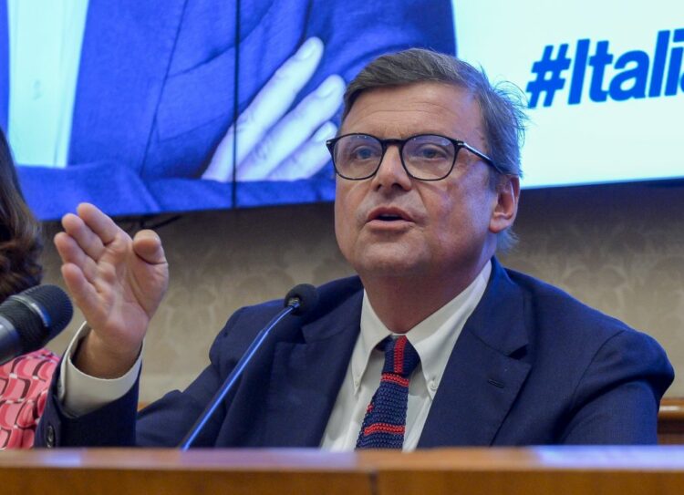 Calenda “Sospendere campagna elettorale, misure per caro-gas”