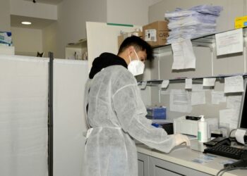 Covid, in Italia 21.805 nuovi casi e 80 morti