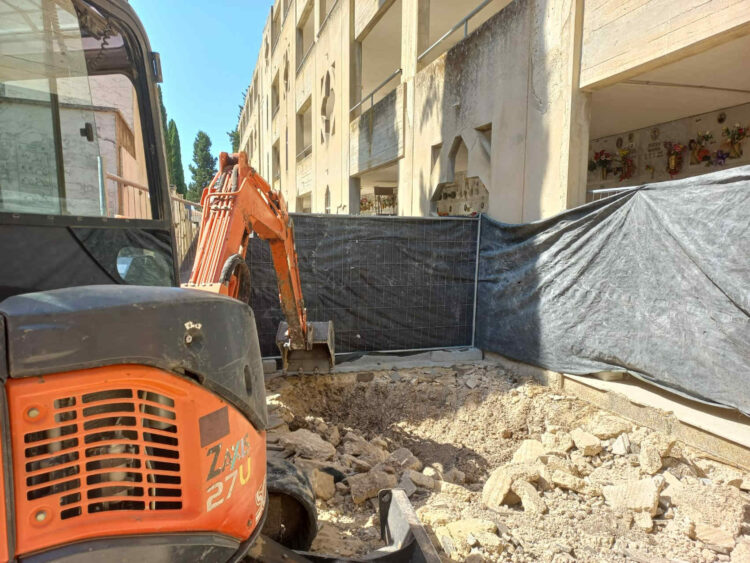 Ascensori ai colombari nei cimiteri di Ragusa Centro e Ibla