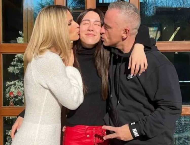 Aurora Ramazzotti è incinta, Eros e Michelle nonni a gennaio