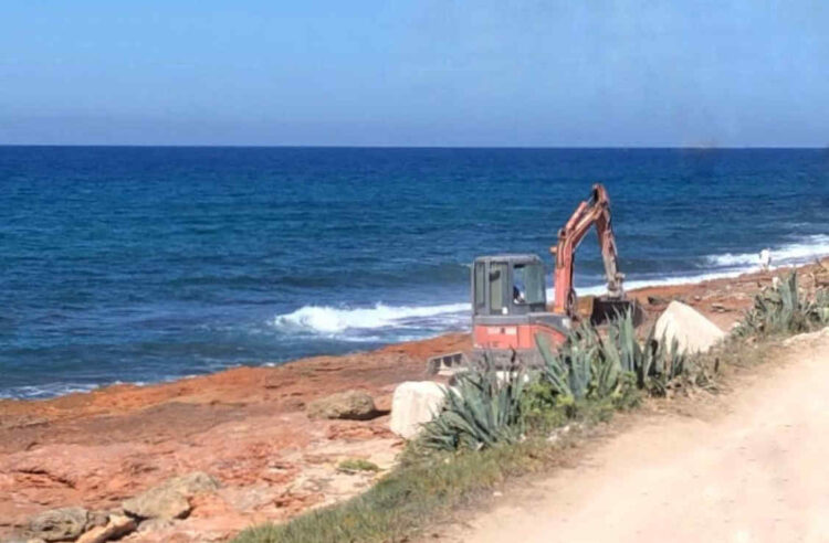 Cava D’Aliga: legno e cemento al posto degli scogli